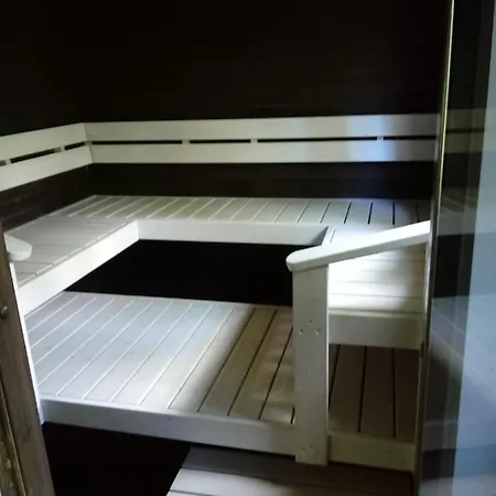 ホリデーパーク Mansikkaniemen 4*