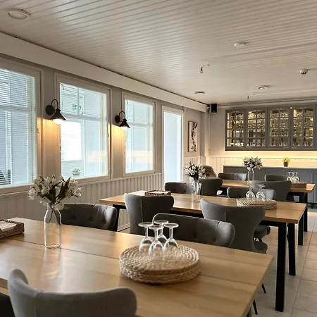 Mansikkaniemen Feriepark 4*