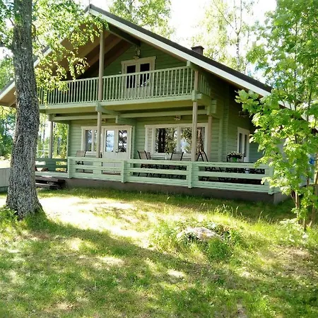 Mansikkaniemen Lomakeskus 4*